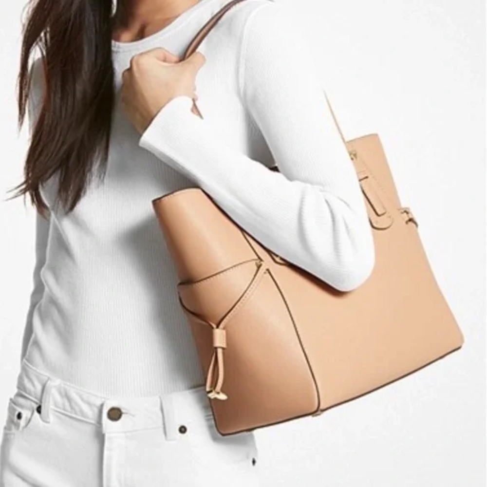 Michael Kors Voyager Leather Tote - Oyster - Picture 2 of 5